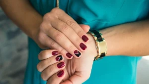 Masz krótkie paznokcie? Włoski manicure został stworzony dla ciebie