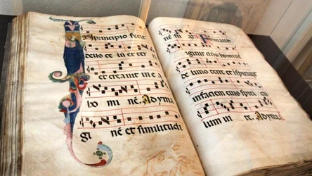 Zbiór pieśni średniowiecznych wraz z nutami. Rekopis iluminowany