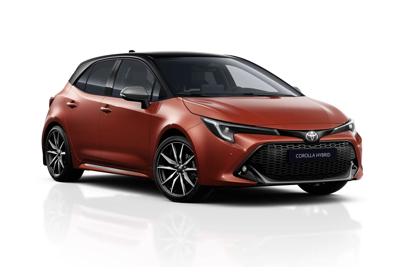 Toyota Corolla na rok 2025 dostępna jest z nowym lakierem Volcano Orange.