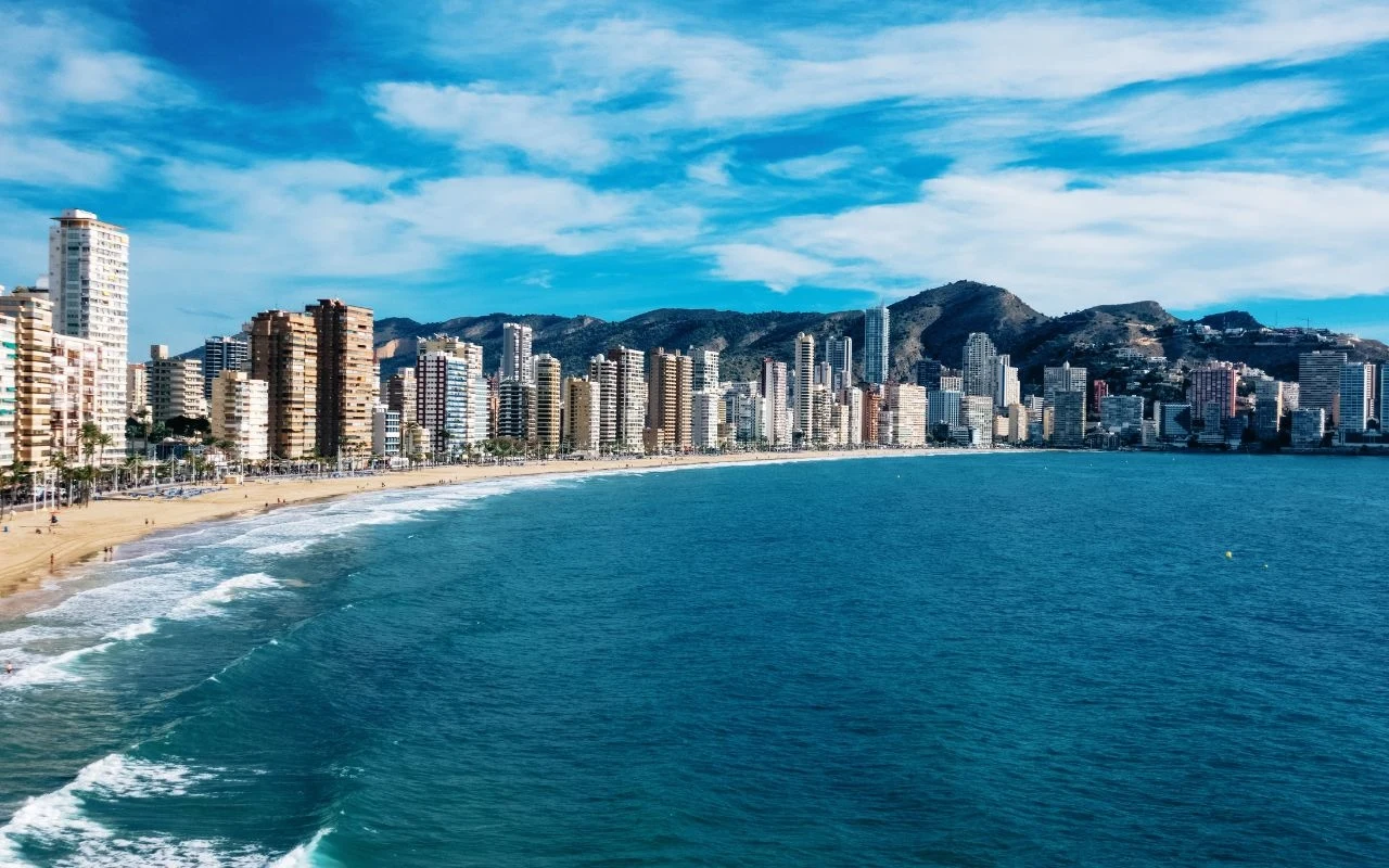 Benidorm to jedna z bardziej luksusowych miejscowości w Hiszpanii Benidorm to jedna z bardziej luksusowych miejscowości w Hiszpanii