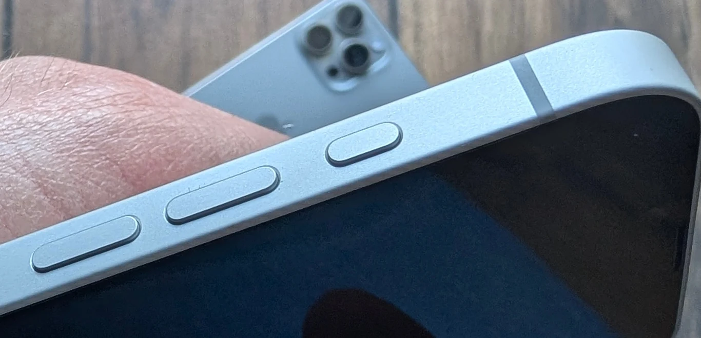 iPhone 16e ma przycisk czynności, który znamy z droższych telefonów Apple.