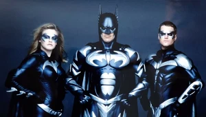 Alicia Silverstone, George Clooney i Chris O'Donnell w filmie "Batman i Robin"
