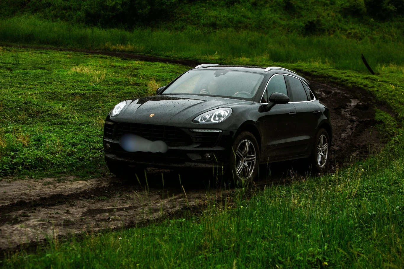 Wydawałoby się, że Porsche Macan to idealny prezent dla kobiety. Otóż nie do końca