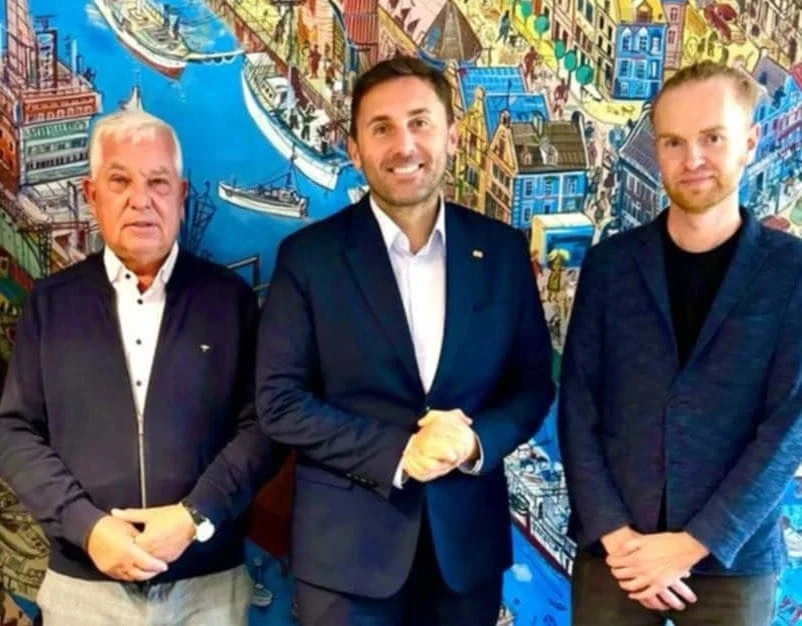 Na zdjęciu od lewej: Tadeusz Zdunek, Piotr Borawski, Mariusz Kędzielski Na zdjęciu od lewej: Tadeusz Zdunek, Piotr Borawski, Mariusz Kędzielski