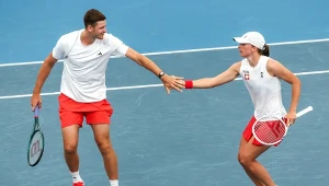 Zacięta walka Świątek i Hurkacza o finał. Dwa obronione meczbole Polaków