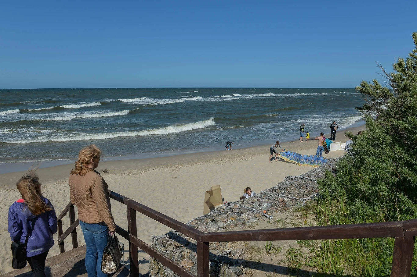 Jastrzębia Góra to malownicza miejscowość nad Bałtykiem, która uwielbiana jest przez seniorów. 