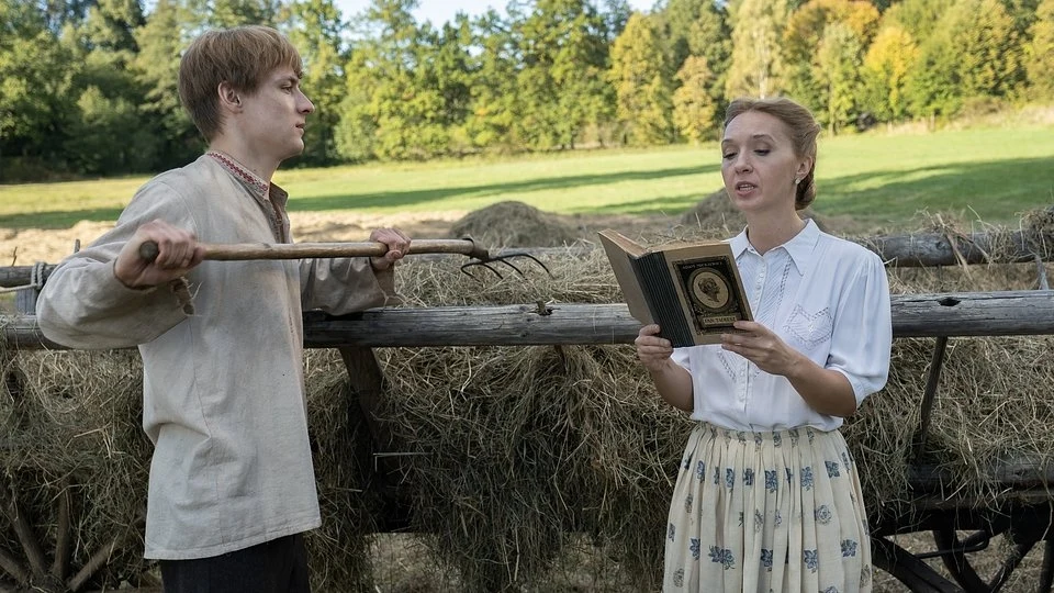 Vitalik Havryla i Sylwia Skrzypczak-Piękoś w scenie z "Pani od polskiego" Vitalik Havryla i Sylwia Skrzypczak-Piękoś w scenie z "Pani od polskiego"