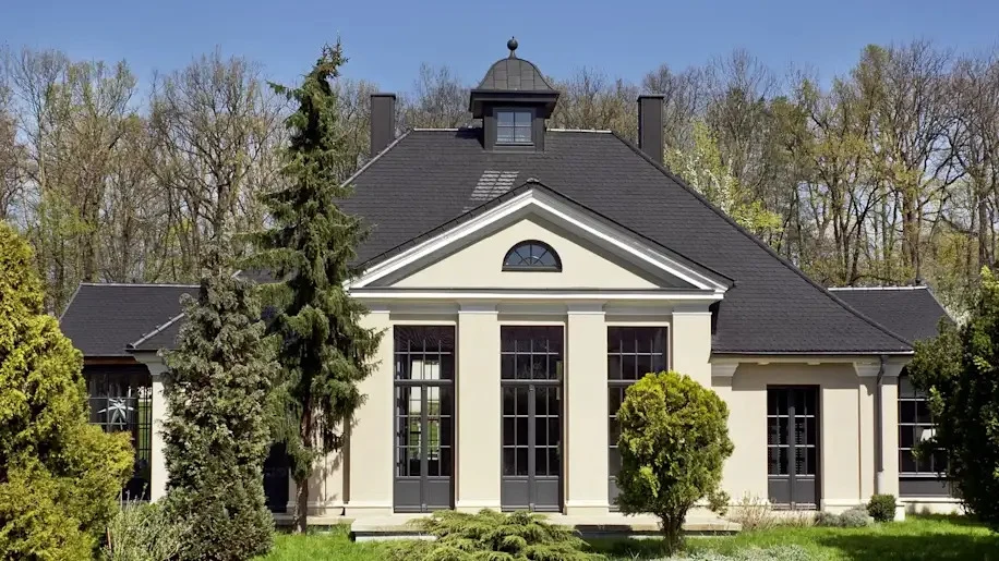 Nieruchomość zyskuje na elegancji z dobrze dopasowaną dachówką Nieruchomość zyskuje na elegancji z dobrze dopasowaną dachówką