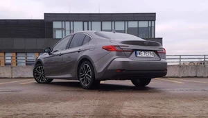 Toyota Camry z silnikiem 2,5 l to król oszczędności. Pali mniej niż diesel