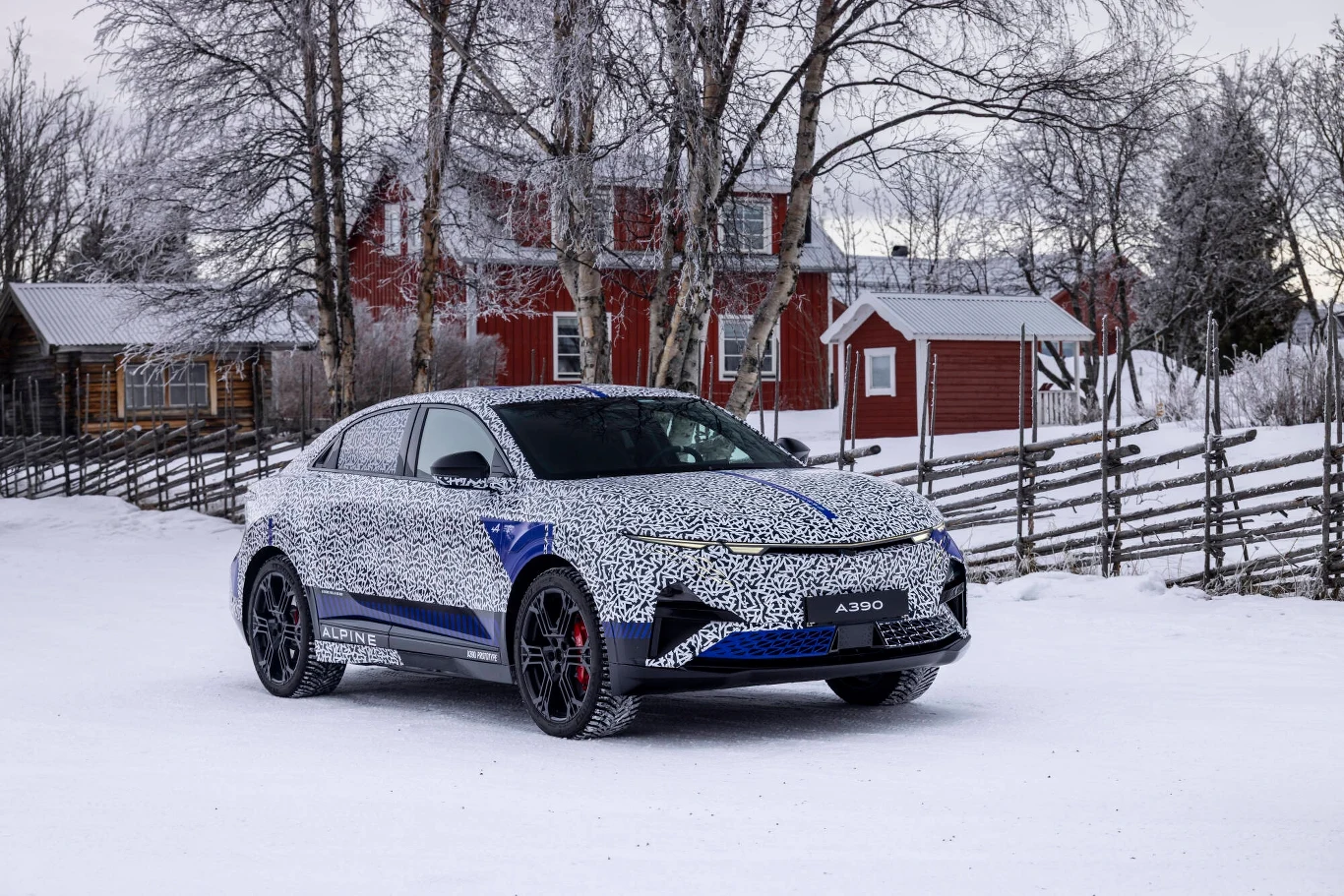 Testy mają na celu potwierdzenie, że A390 zachowa charakter sportowego Alpine, mimo większych gabarytów i elektrycznego układu napędowego.