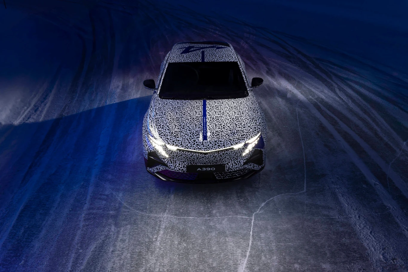 A390 to w pełni francuski projekt. Auto powstaje w centrum inżynieryjnym Alpine, a produkcja ruszy w fabryce w Dieppe, historycznej kolebce marki.