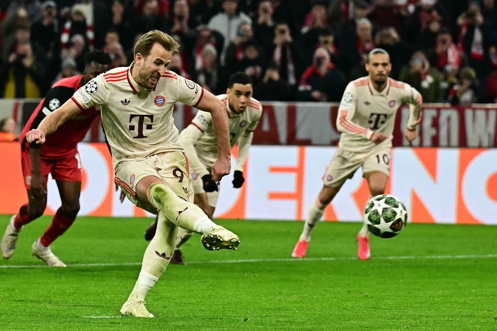 Harry Kane zdobywa drugą bramkę w wygranym 3:0 meczu z Bayerem Leverkusen Harry Kane zdobywa drugą bramkę w wygranym 3:0 meczu z Bayerem Leverkusen