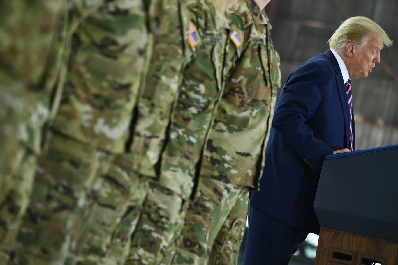 Donald Trump nie szczędzi krytyki wobec NATO Donald Trump nie szczędzi krytyki wobec NATO