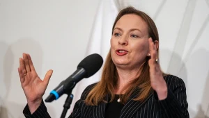 Minister funduszy Katarzyna Pełczyńska-Nałęcz podziękowała szefowi resortu finansów Andrzejowi Domańskiemu za dodatkowe 920 mln zł na budownictwo społeczne