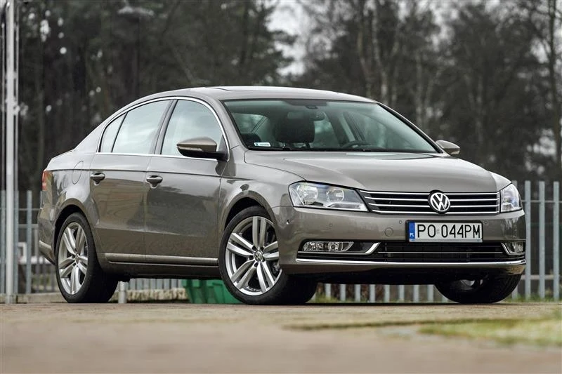 Chcesz kupić używane auto bez stresu? Mechanicy mają swoją listę. article cover