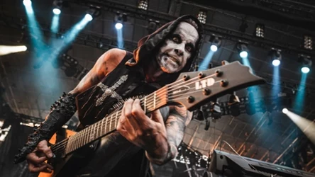 Nergal stoi na czele grupy Behemoth