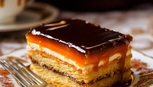 Karmelowa Fantazja to wypiek, który przypadnie do gustu miłośnikom słodyczy