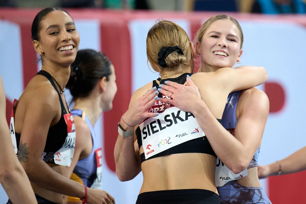 Marika Majewska (z lewej), Pia Skrzyszowska (z prawej) i Alicja Sielska (tyłem) Marika Majewska (z lewej), Pia Skrzyszowska (z prawej) i Alicja Sielska (tyłem) - Polska miała trzy płotkarki w eliminacjach