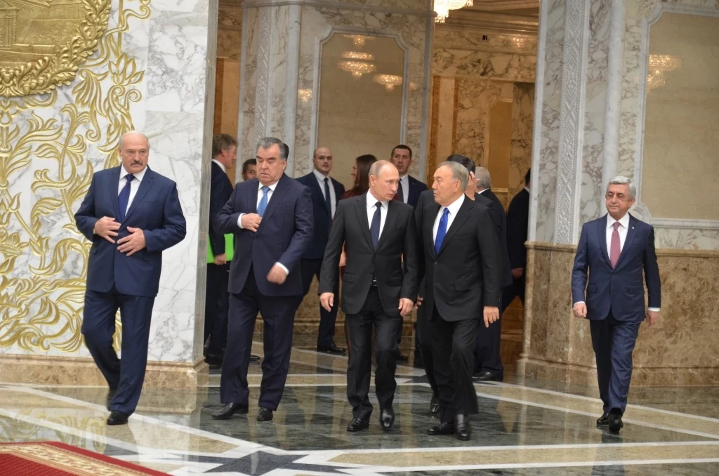 Kraje OUBZ oferują pomoc Rosji w przypadku zachodniej misji w Ukrainie Kraje OUBZ oferują pomoc Rosji w przypadku zachodniej misji w Ukrainie