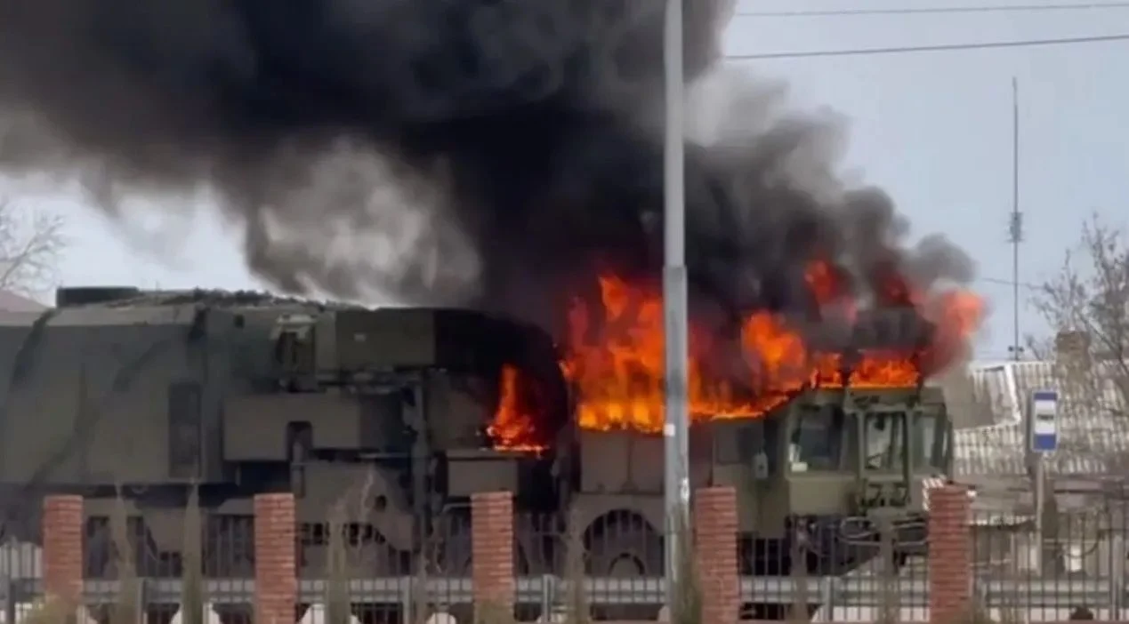 Nie zdążył dojechać na front, a już spłonął. Rosjanie z bolesną stratą Nie zdążył dojechać na front, a już spłonął. Rosjanie z bolesną stratą