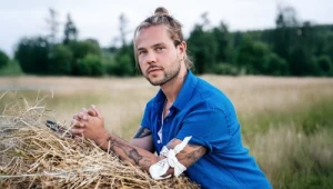 Łukasz "Ananas" z "Farmy"