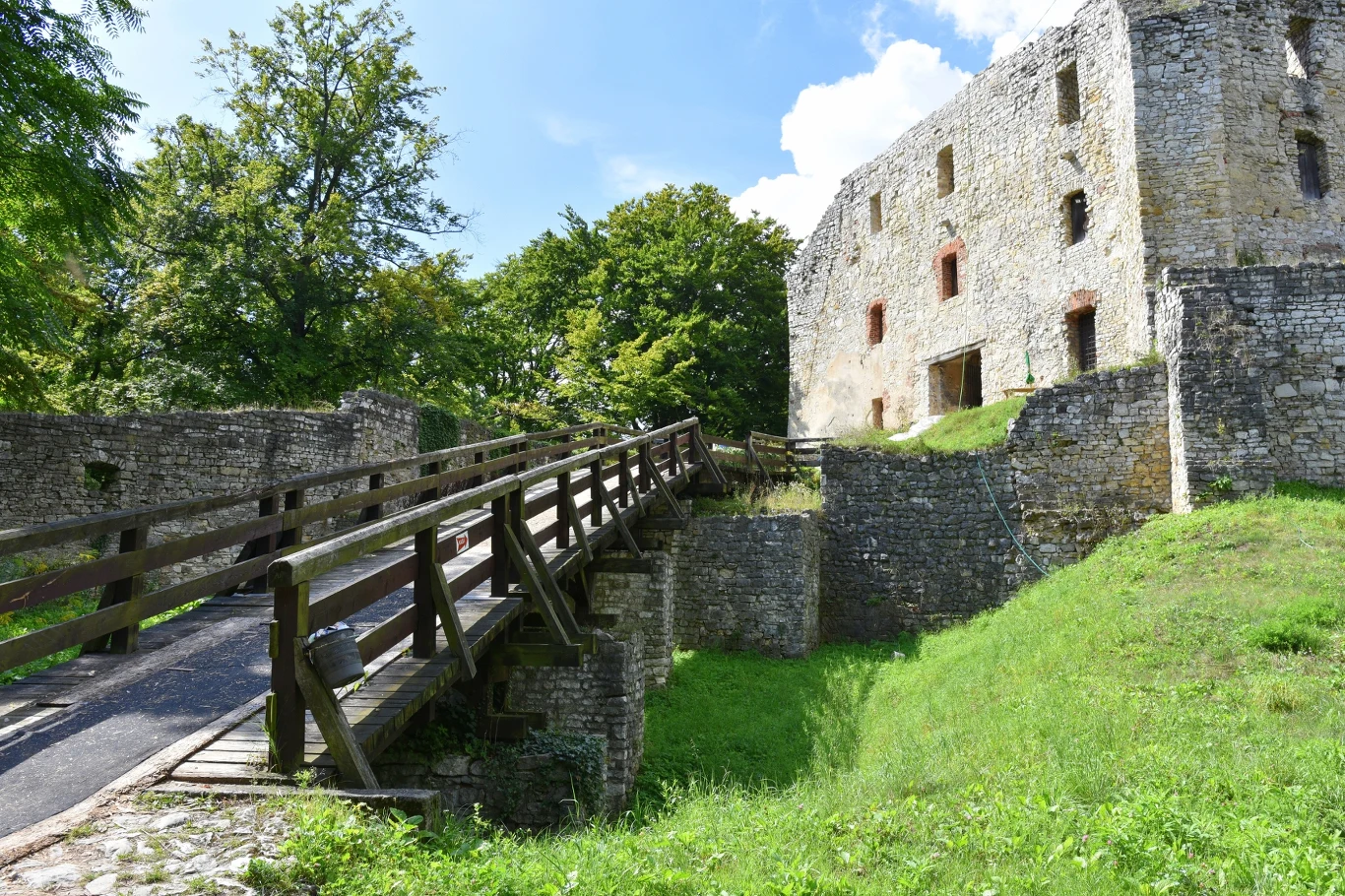 Zamek Lipowiec został wyremontowany i udostępniony dla turystów we wrześniu 2023 roku. Po przerwie zimowej znów zaprasza odwiedzających.