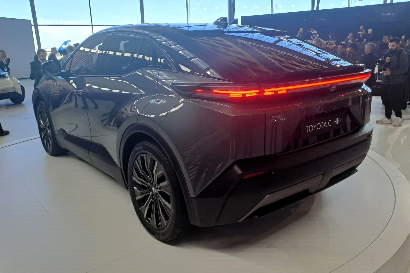 Toyota C-HR zadebiutuje w Polsce w pierwszym kwartale 2026 roku.