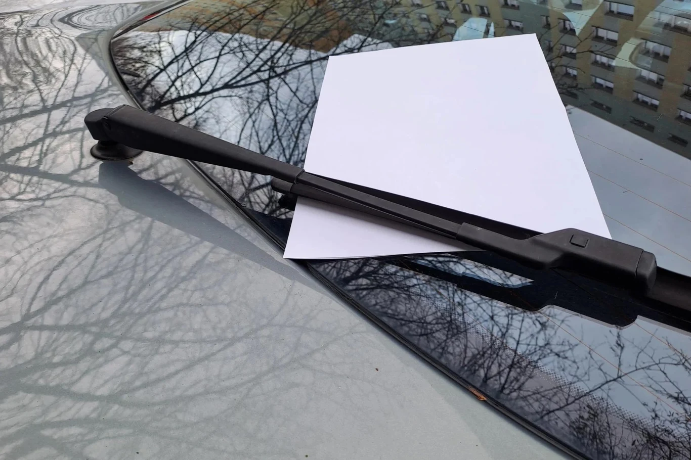 Na czym polega kradzież metodą "na kartkę"? Na czym polega kradzież metodą "na kartkę"?