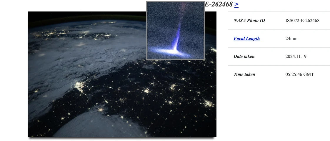 Dżet światła uchwycony nad Nowym Orleanem z pokładu ISS.