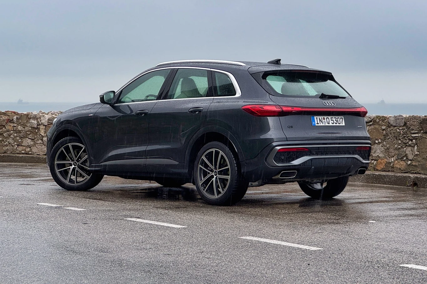 Jeśli końcówki wydechu są duże i znajdują się po obu stronach zderzaka – pod maską pracuje 2.0 TFSI