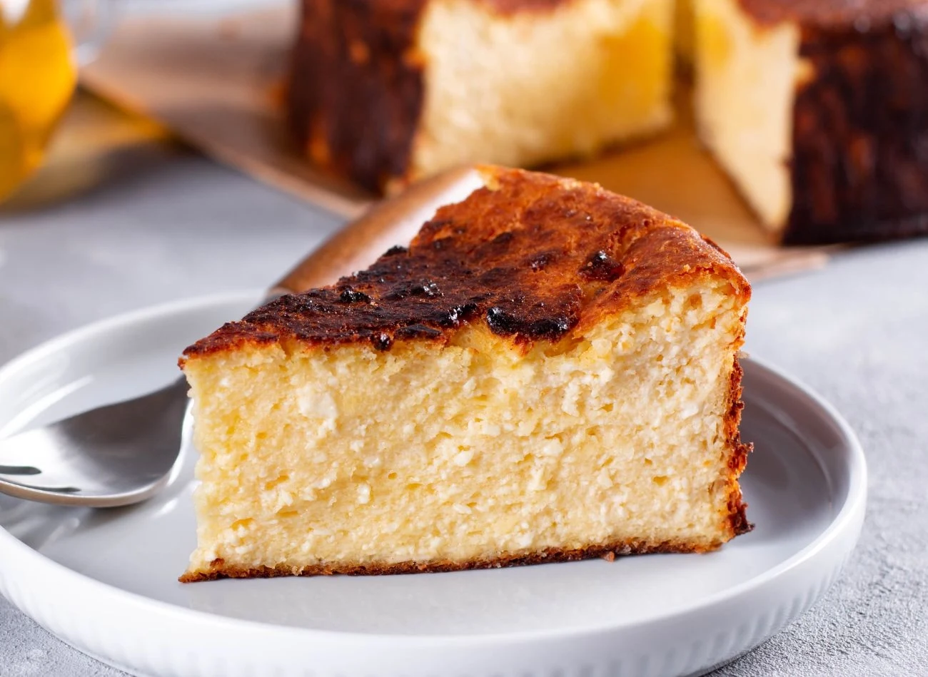 Sernik z tego przepisu jest delikatny i puszysty. Nie opada. Sernik z tego przepisu jest delikatny i puszysty. Nie opada.