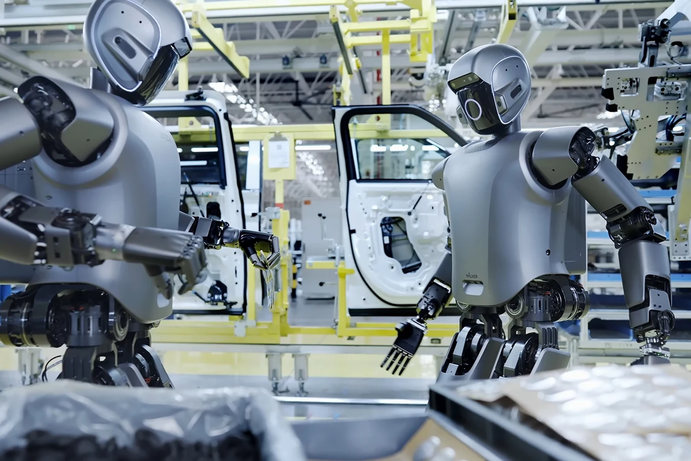 Stworzyli armię robotów. Wkrótce zastąpią ludzi w fabrykach /Fot. UBTechRobotics @YouTube Stworzyli armię robotów. Wkrótce zastąpią ludzi w fabrykach /Fot. UBTechRobotics @YouTube