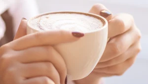 Jakie właściwości ma maca? Jak ją stosować i dlaczego warto dodawać ją np. do napojów? 