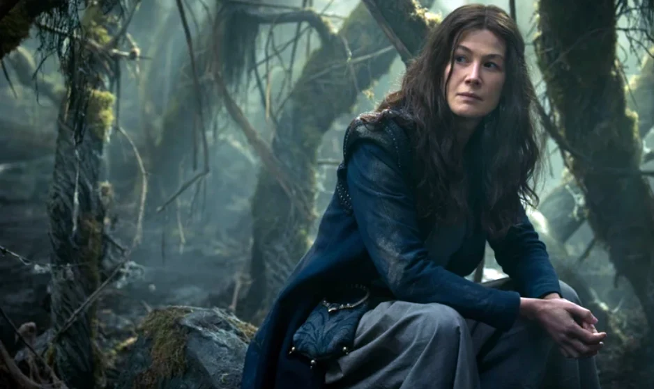 Rosamund Pike w serialu "Koło Czasu" Rosamund Pike w serialu "Koło Czasu"