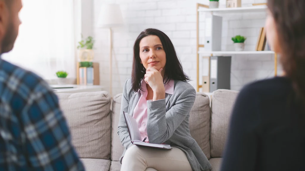 Anna zaczęła aktywnie udzielać się w społecznościach psychologów, co pozwoliło jej zdobyć pierwszych klientów