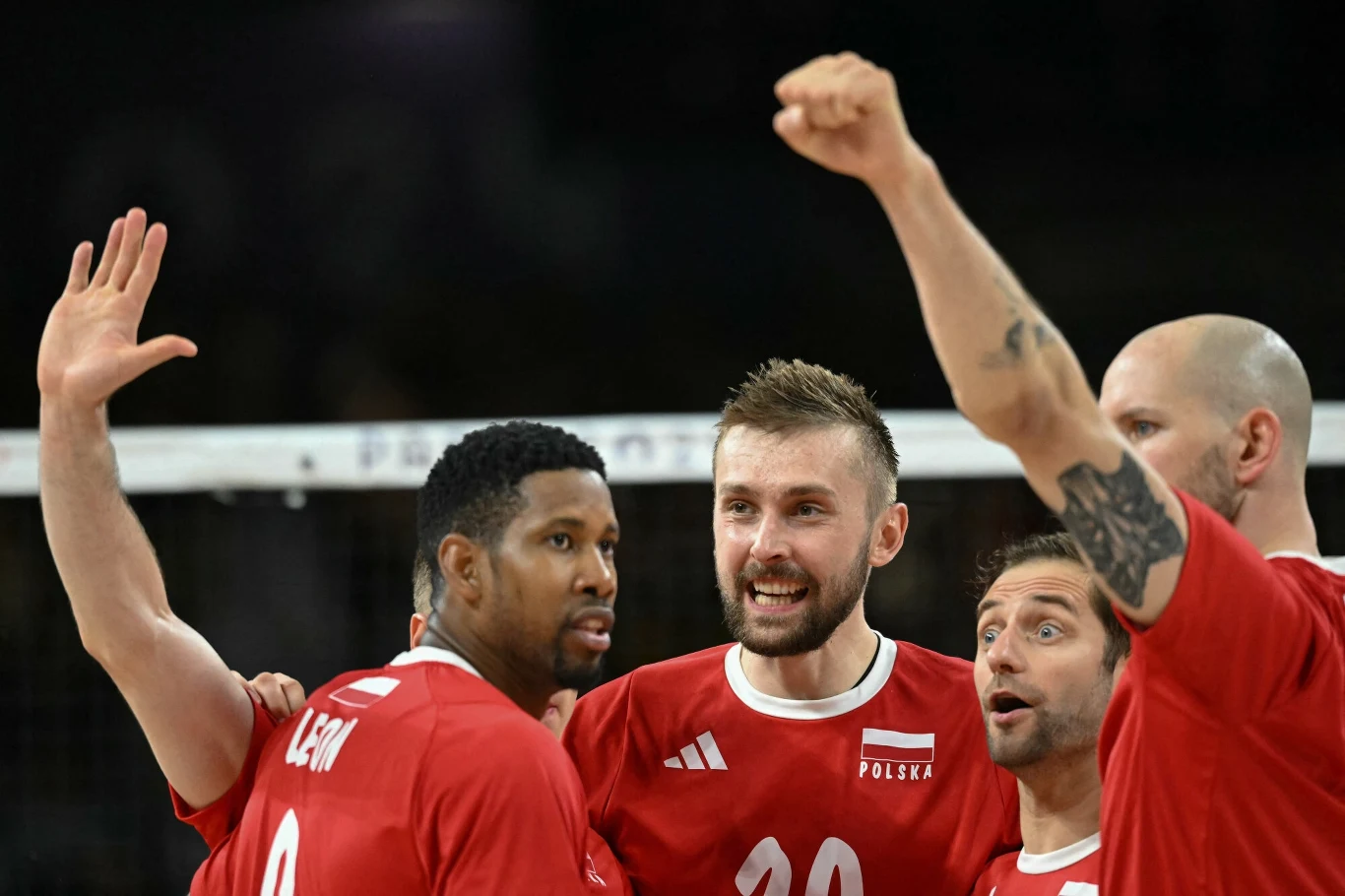 Mateusz Bieniek (w środku) ma już w dorobku medale mistrzostw świata, Europy i igrzysk olimpijskich. Brakuje mu jeszcze krążka z Ligi Mistrzów Mateusz Bieniek (w środku) ma już w dorobku medale mistrzostw świata, Europy i igrzysk olimpijskich. Brakuje mu jeszcze krążka z Ligi Mistrzów
