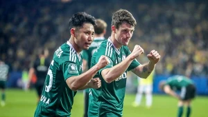 Marc Gual (z prawej) i Ryoya Morishita. W tym momencie Legia prowadziła w Lublinie 1:0