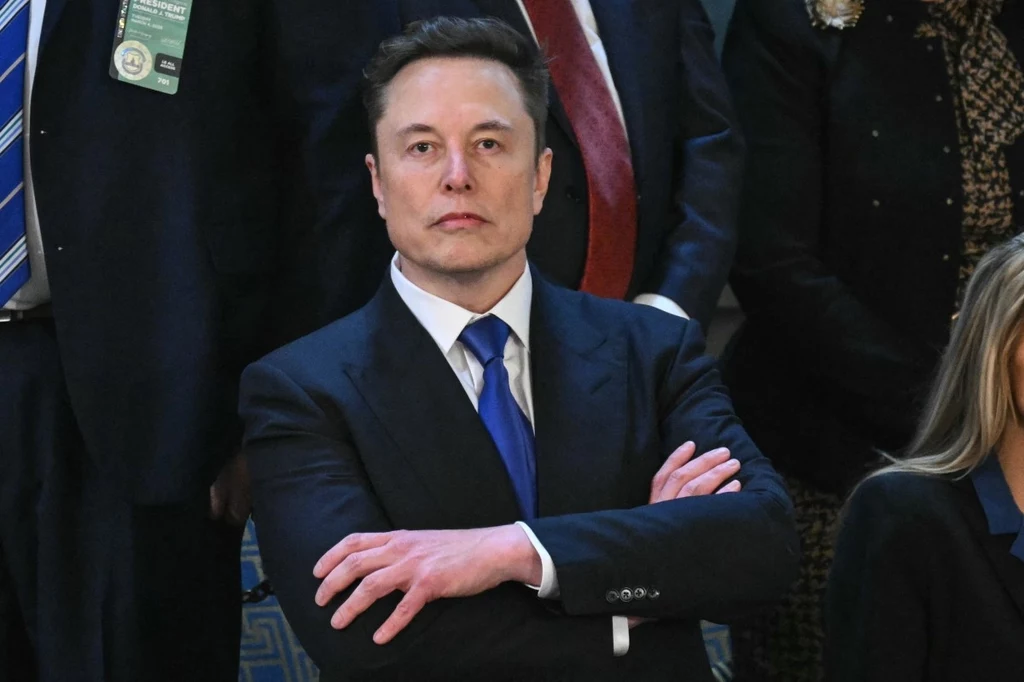 Elon Musk zabrał głos w sprawie poniedziałkowej awarii platformy X Elon Musk zabrał głos w sprawie poniedziałkowej awarii platformy X
