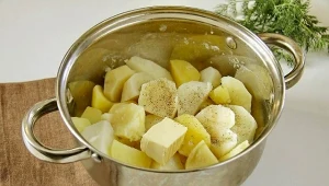 Ziemniaki są bardzo zdrowe, jednak w  połączeniu z niektórymi produktami, mogą powodować problemy w trawieniu.