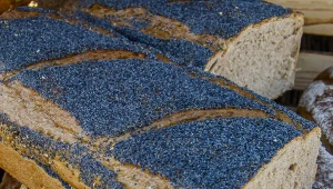 Ten chleb smakuje lepiej niż z piekarni. Moja mama piecze go co drugi dzień