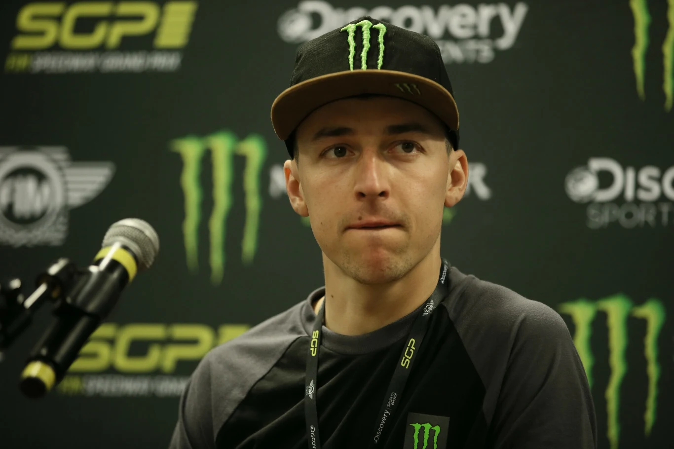 Paweł Przedpełski na konferencji prasowej.