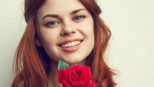 To imię żeńskie wraca do łask. Kojarzy się z pięknym kwiatem