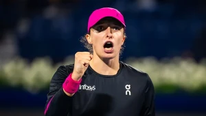 Świątek po raz szósty ograła Qinwen Zheng. 86 minut i już miała półfinał