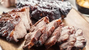 Takiej karkówki jeszcze nie robiłaś. Słodycz owocu robi tu robotę