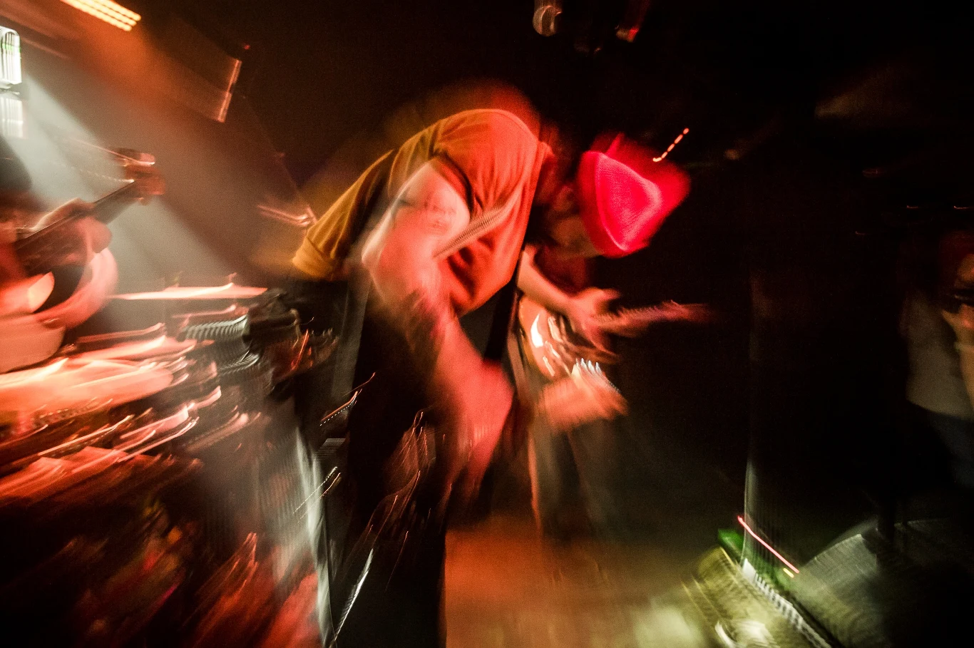 Kombajn do zbierania kur po wioskach