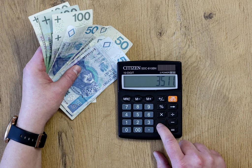 9056 zł kontra 4666 zł - dlaczego młodzi rezygnują z najniższej płacy? (zdj. ilustracyjne)