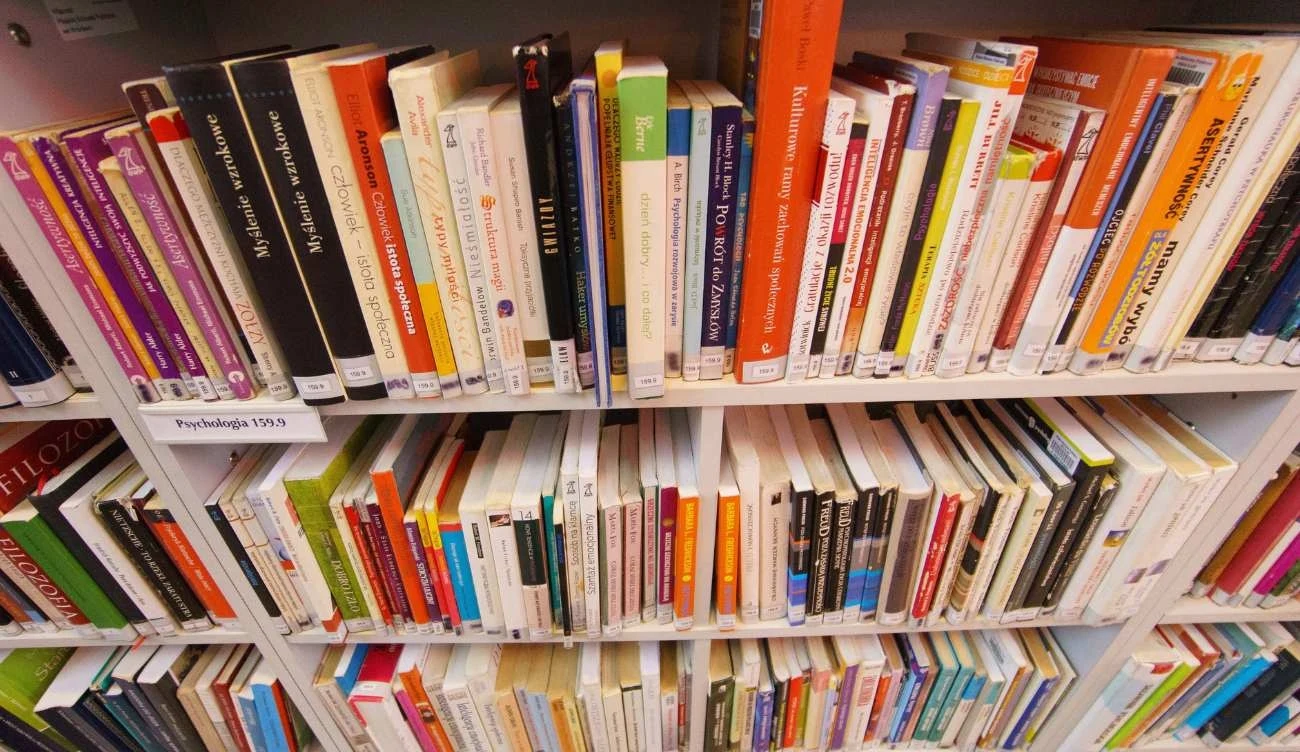 Co powinno się zmienić w liście lektur szkolnych?