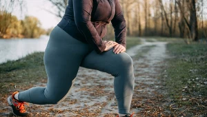 Wykroki chodzone wzmacniają mięśnie i poprawiają równowagę