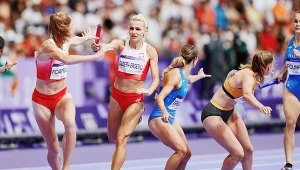 Aleksandra Formella i Justyna Święty-Ersetic podczas olimpijskiego półfinału w sztafecie 4x400 metrów. Obie pobiegną też w HMŚ w Nankinie