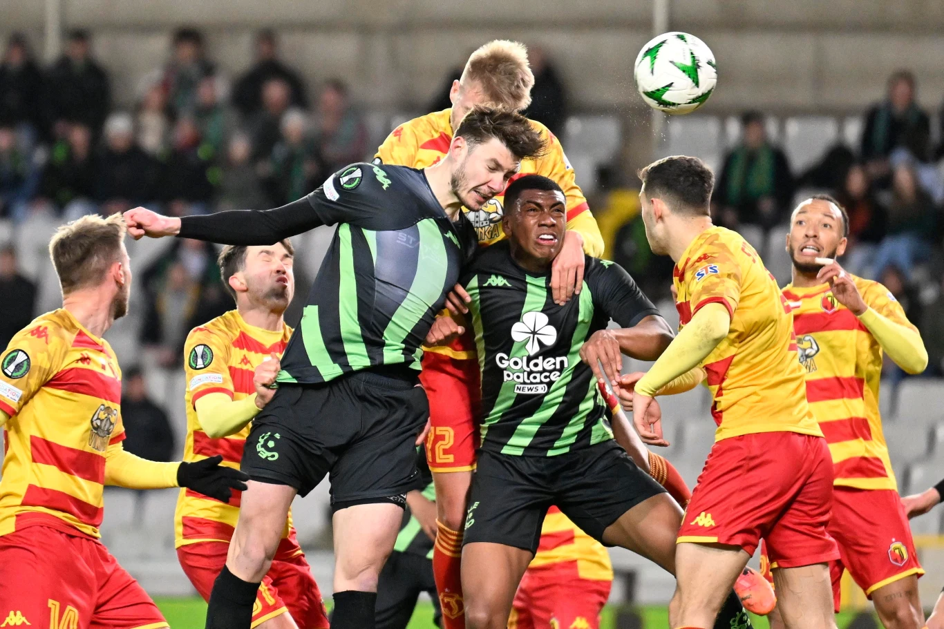 Mimo trzybramkowej straty po pierwszym spotkaniu piłkarze Cercle Brugge podjęli heroiczną walkę o awans Mimo trzybramkowej straty po pierwszym spotkaniu piłkarze Cercle Brugge podjęli heroiczną walkę o awans